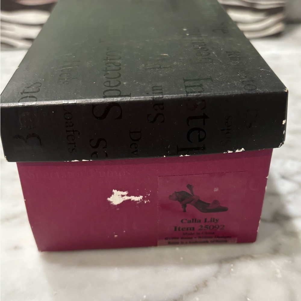 Vintage❤️Collectible: Just The Right Shoe Collectible - Picture 13 of 13